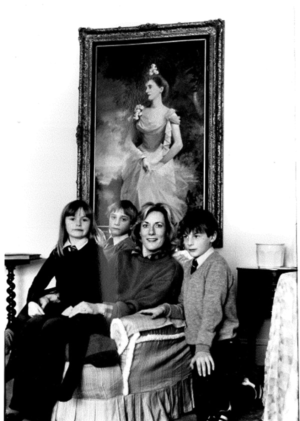 HRH Olga Romanoff with her children, Family Archive