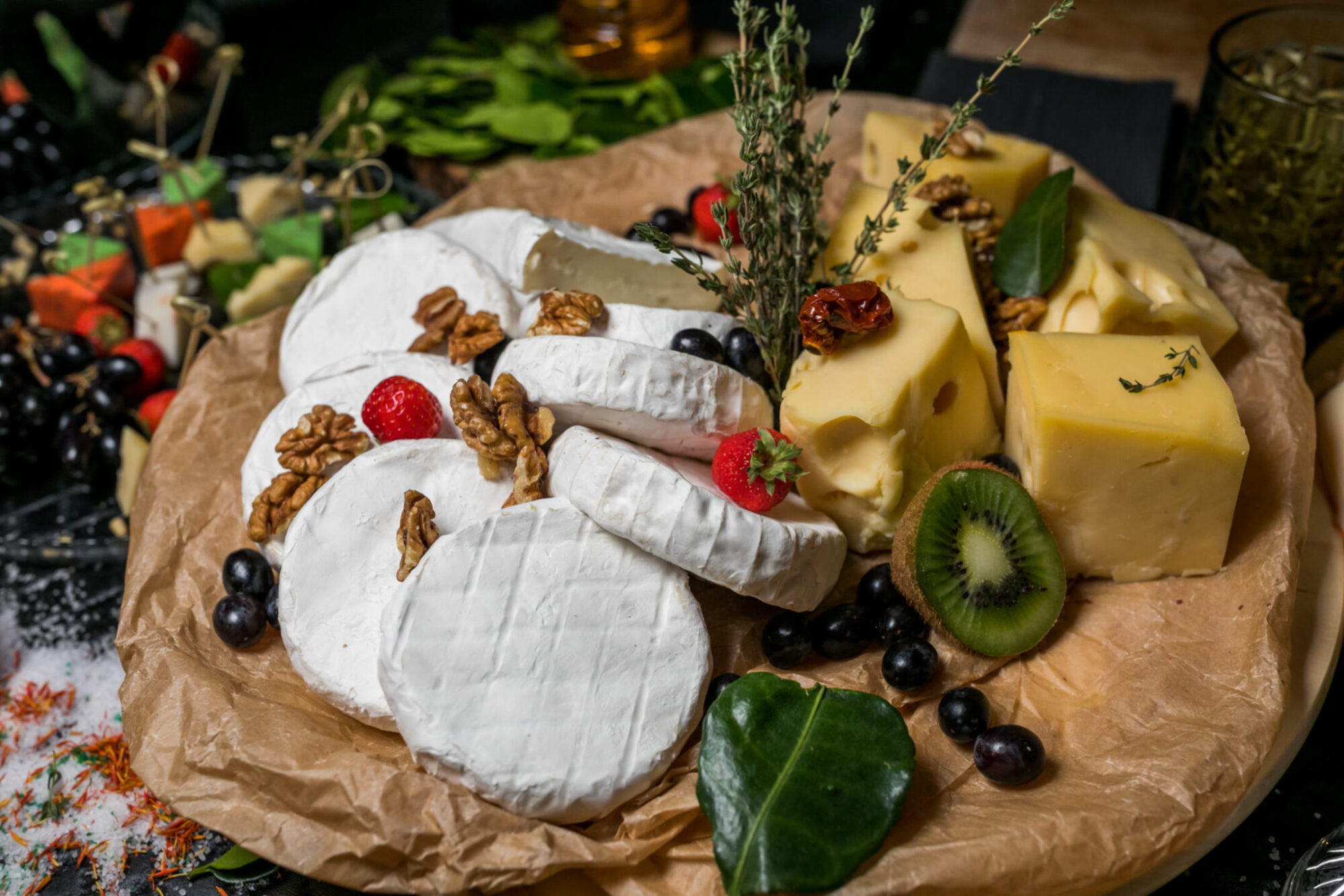 Dali_picasso_moscow_russianroulette